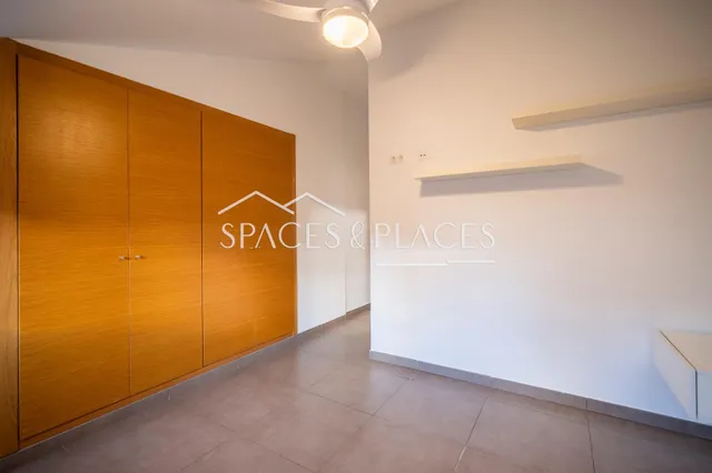Piso de 2 dormitorios con piscina y garaje junto — 23