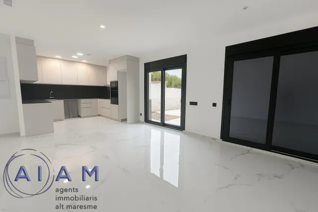 Vivienda de obra nueva lista para entrar en Pineda de Mar. — 2