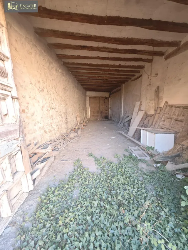 CASA EN CELLA — 19