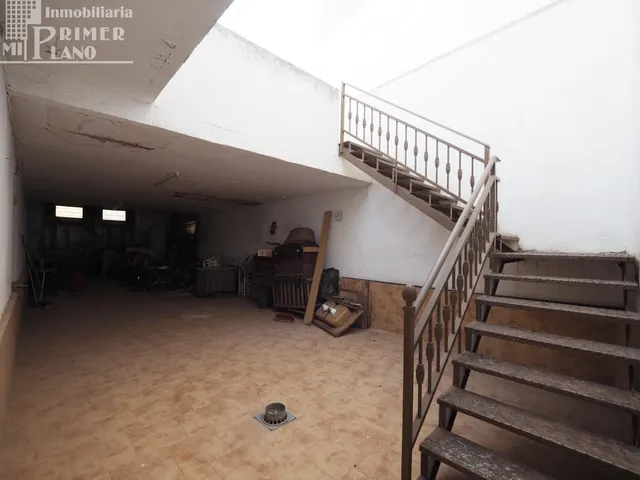 Amplia Casa en Tomelloso con Acceso a Dos Calles por solo €155,000 — 13