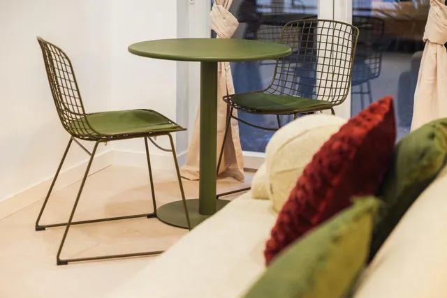 Tu refugio de diseño en el corazón de Granada: Estilo, practicidad y comodidad a pie de calle. — 16