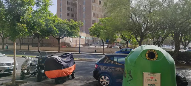 SE VENDE LOCAL ENTREPLANTA EN MUY BUENA ZONA CON TODOS LOS SERVICIOS A MANO — 22