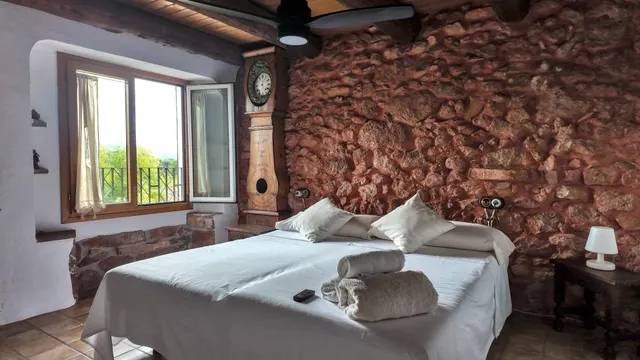 Terraza, balcón y estancias espaciosas integradas en la tranquilidad de Vacarisses — 9