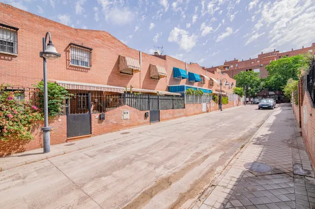 Adosado 4 habitaciones 112m² en venta - Estacion de autobuse - foto 3