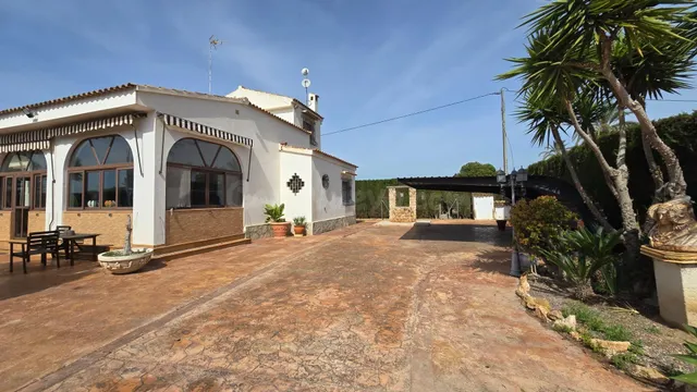 Impresionante Chalet en Algoros a 5 minutos de Elche - foto 5