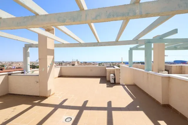 Atico con solarium privado y vistas al mar - foto 3