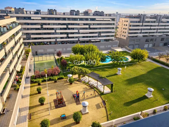 EXCLUSIVO ÁTICO TRÍPLEX CON GRAN TERRAZA DE 79 M2, 4 BALCONE - foto 2
