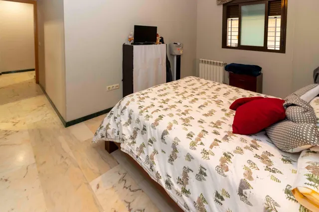 OPORTUNIDAD EN CASCO ANTIGUO — 24