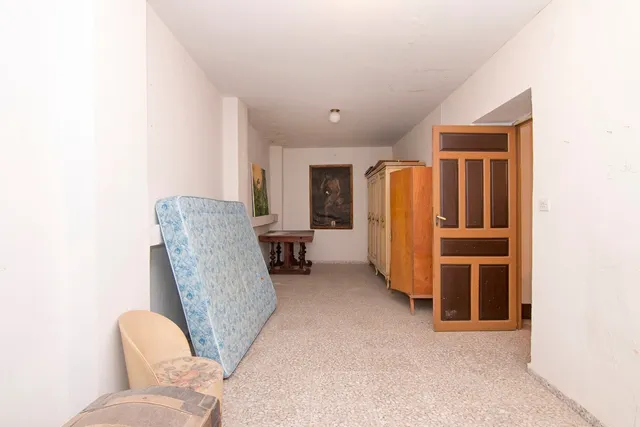 Escpecatcular Casa- Edficicio en el Centro de Baza — 21