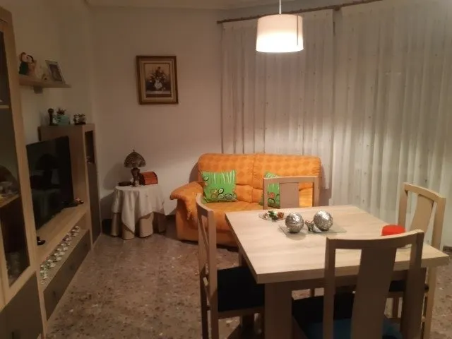 Casa vallada en la ciudad — 22