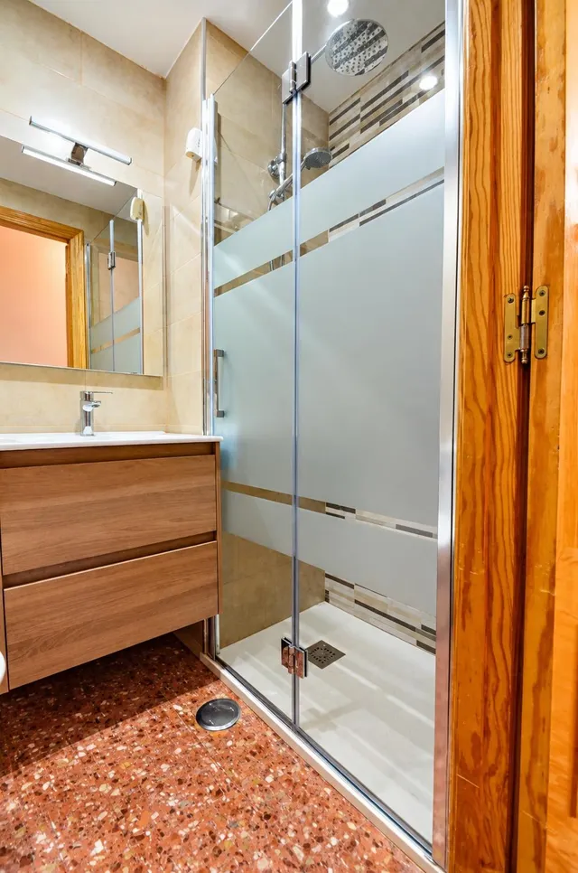 SE VENDE PISO DE TRES habitaciones EN PLUEBLO LEVANTE CON PARKING SEVENDGROUP.COM — 13