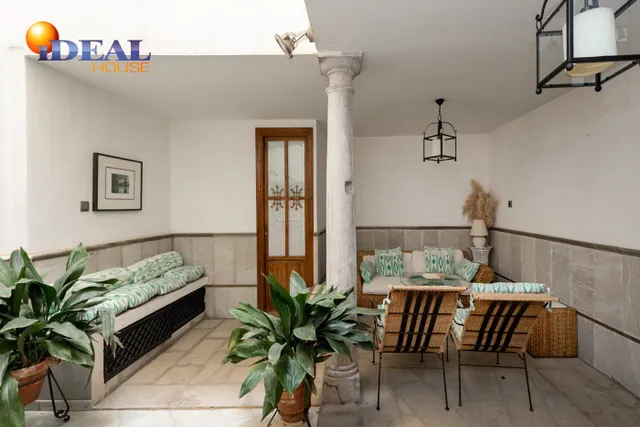 FANTASTICA CASA EN PLAZA DE LOS LOBOS — 50