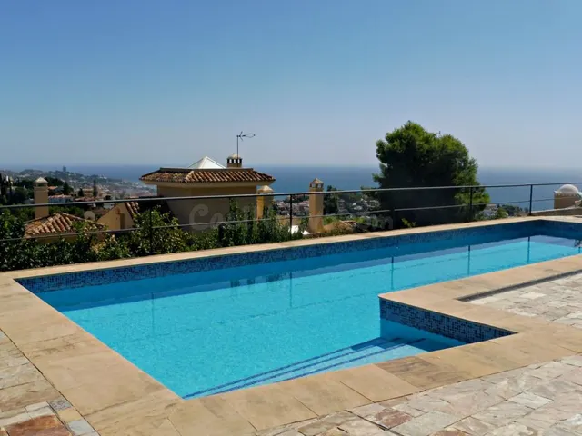 Chalet con vistas despejadas al mar en la mejor Urb. de Mála - foto 5