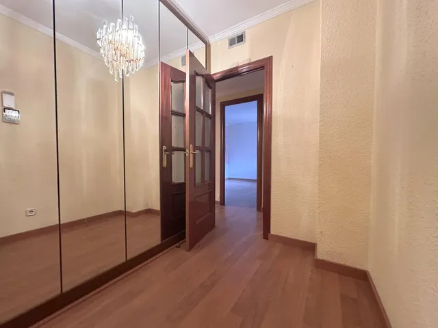 Amplio Piso en Venta 4h en Sant Boi de Llobregat - Zona Vinyets — 17
