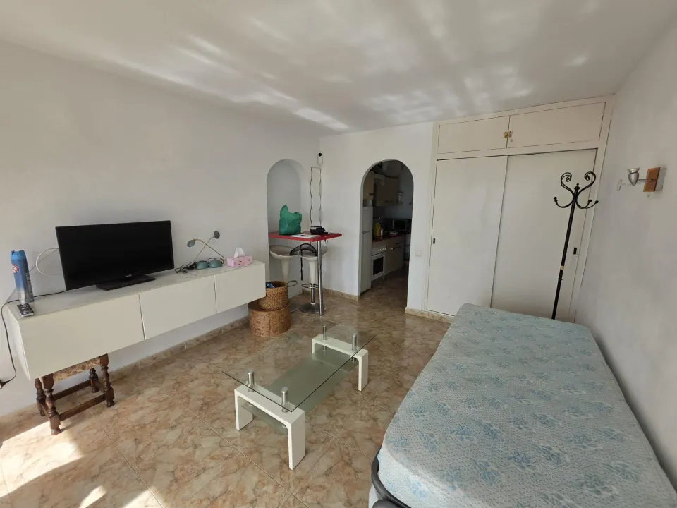 ESTUDIO CON VISTAS AL MAR Y LICENCIA TURISTICA