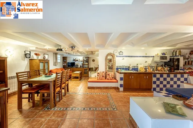 CASA PAREADA EN LA ZUBIA CON PISCINA, ZONA DE BARBACOA Y JARDÍN — 37
