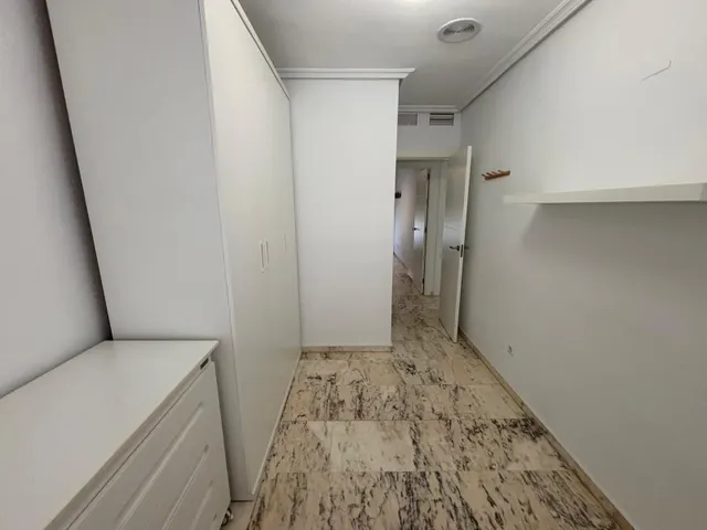 Vivienda en alquiler 4 dormitorios con garaje. Murcia Centro. — 9