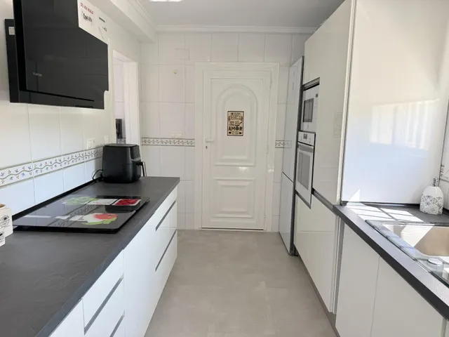Un chalet totalmente reformado con vistas a la montaña — 45
