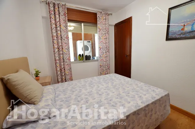 ALTO, AMPLIO Y EXTERIOR CON GARAJE Y BALCÓN, CERCA DE LA AV DE ALCOY — 26