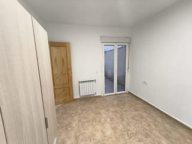 Amplia Planta Baja en el Corazón de Ocaña por €165,000 — 22