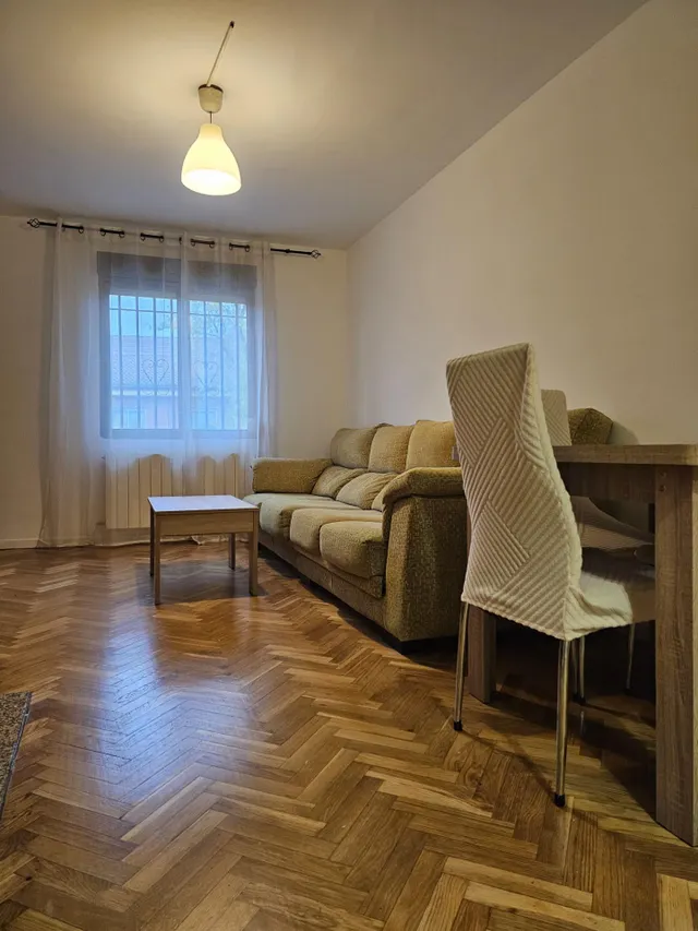 Vivienda de dos dormitorios en alquiler en Torrecaballeros. — 7