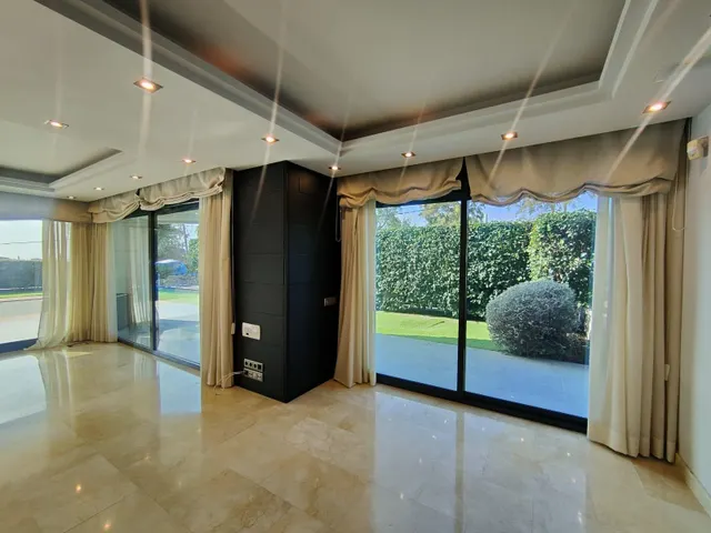 Exclusiva villa de lujo en Ciutat Diagonal, Esplugues de Llobregat, con vistas panorámicas a Barcelona y al mar — 37