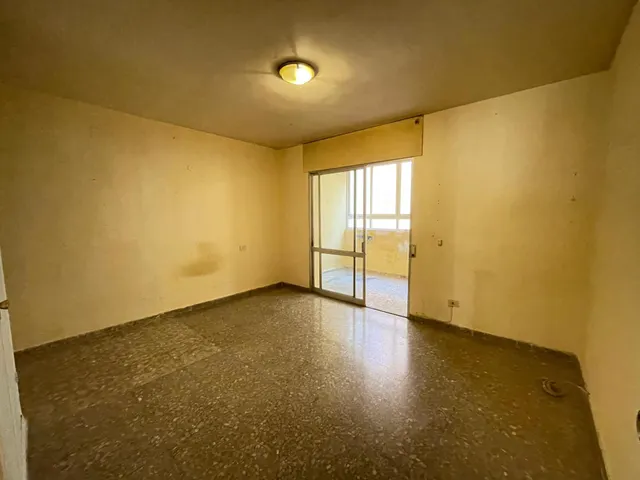 Piso junto a la Plaza de Toros. — 16