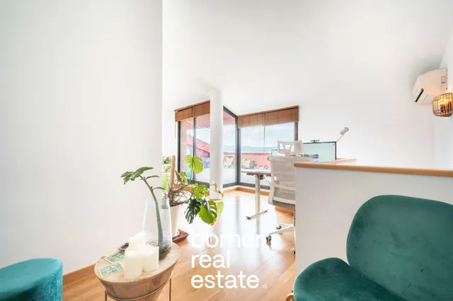 Ático dúplex con gran terraza, piscina y parking en Coll Favà. — 30
