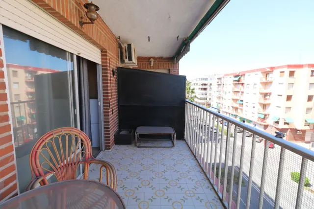 AMPLIO APARTAMENTO JUNTO A LA PLAYA — 5