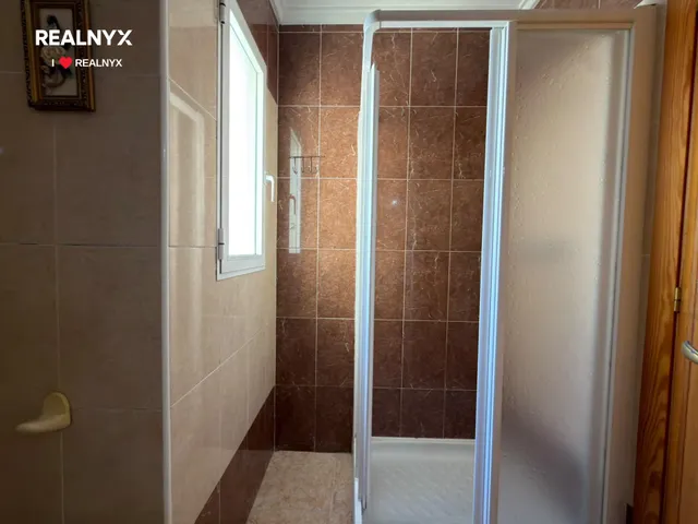Espectacular Ático con Terraza y Piscina en el Corazón de Torrevieja — 14