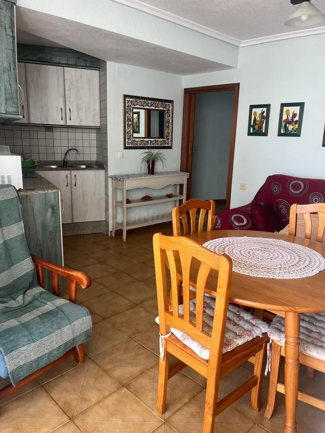 APARTAMENTO EN PRIMERA LÍNEA DE PLAYA EN BENIDORM CON TERRAZA Y PARKING — 5