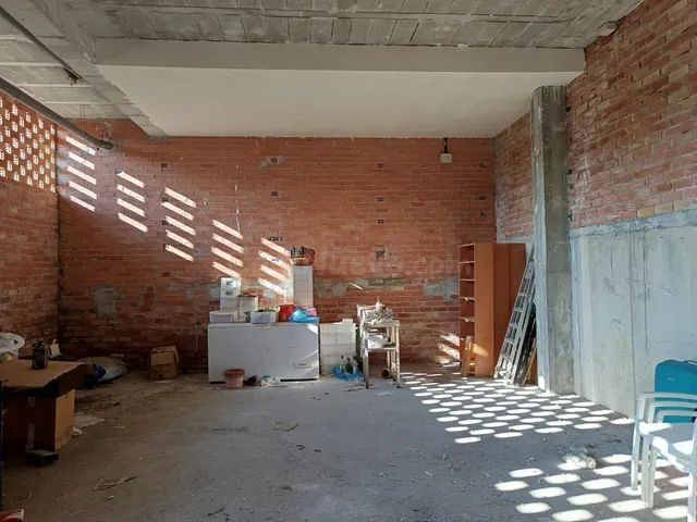 LOCAL COMERCIAL EN ALQUILER O VENTA — 5