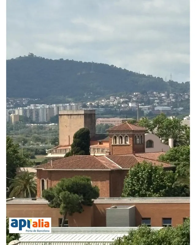 Luminoso piso con terraza, piscina, parking y trastero junto a la Ciudad Deportiva Joan Gamper. — 18