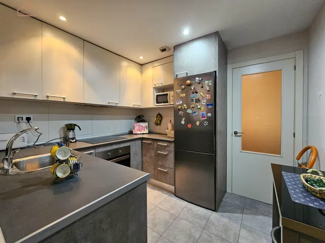 Inmueble en venta con terraza, plaza de garaje y trastero junto al Metro Urgel! — 7