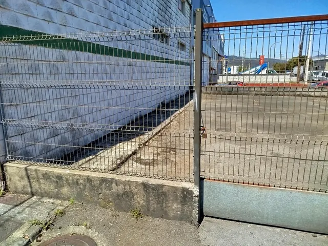 NAVE CON PARCELA EN ASIPO — 17