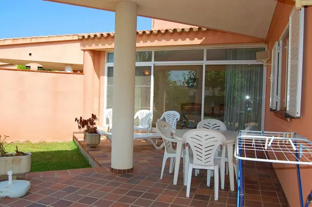 Chalet de 120 m2 con 4 habitaciones dobles y piscina — 6