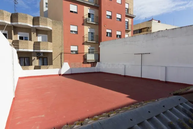 Casa junto a la Avenida del Ejercito - foto 5