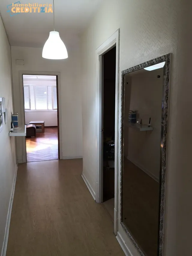 CASA CON TERRAZA Y PISO — 27