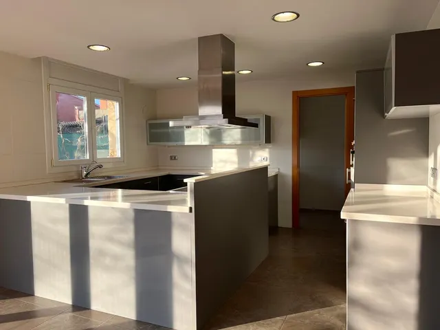 Fantástica torre en venta con jardín en Jorba-Urb. Pla de Torruella (BCN) — 19