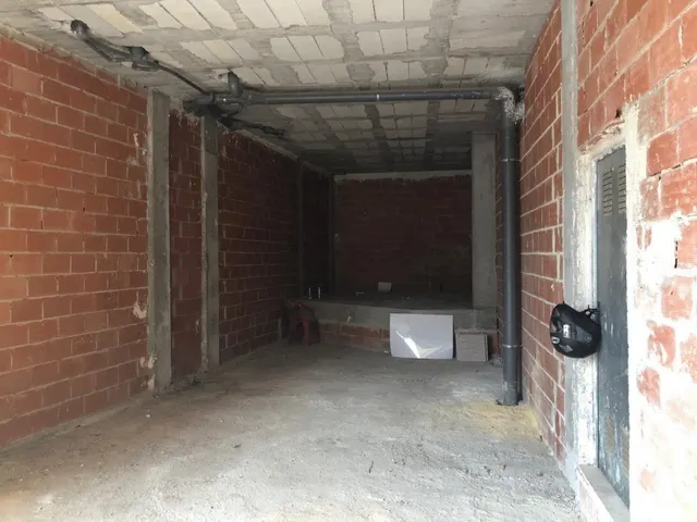 Local comercial en Orihuela zona Santa Lucia, 65 m2. de superficie. — 2