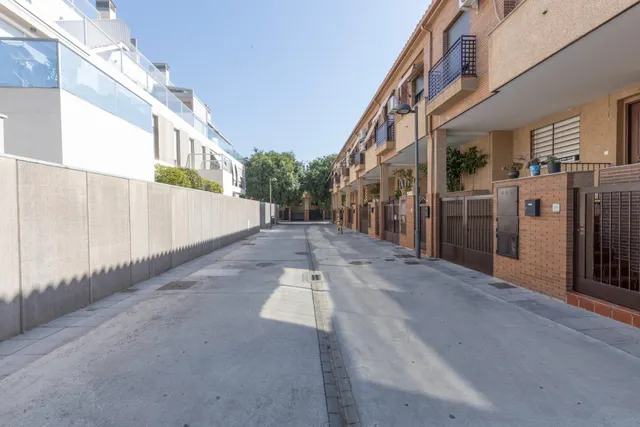 ¡exclusiva vivienda unifamiliar con patio privado en Armilla! — 47