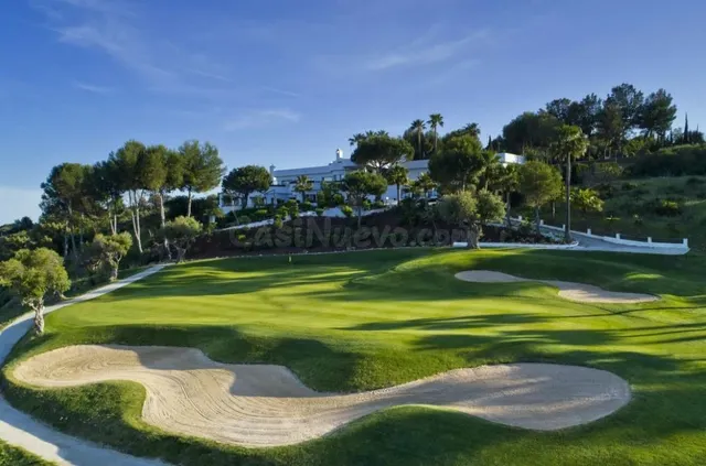 Exclusivo apartamento de obra nueva en Estepona Golf con impresionantes vistas panorámicas.Fecha prevista de entrega fin octubre 2026 — 4