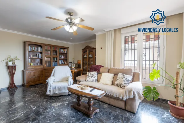 Complejo industrial con vivienda en Alhendín con 2500 metros - foto 5