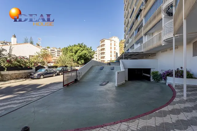 Piso con garaje y trastero en Almuñecar — 26