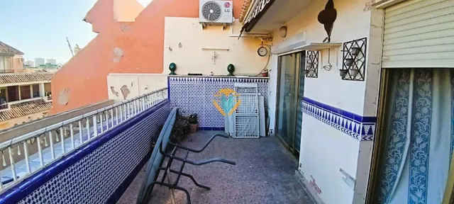 Ático en Benidorm: Espacio y Comodidad a Pasos del Mar - foto 2