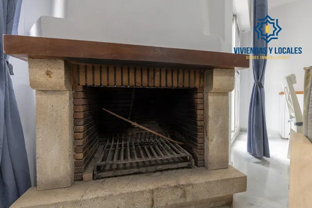 Casa independiente con piscina en La Zubia. — 8