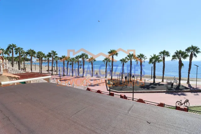 ESPECTACULAR DUPLEX DE  3 DORMITORIOS Y 2 BAÑOS, EN PRIMERA LÍNEA DE PLAYA CON VISTAS AL MAR EN LOS NAREJOS, LOS ALCAZARES, MURCIA. — 31