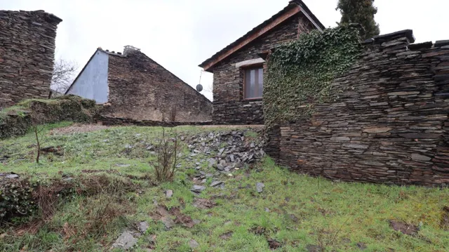 Hermosa vivienda en la Arquitectura negra — 22