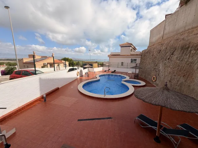 Dúplex con vistas al Mar Menor, piscina comunitaria y solári - foto 2