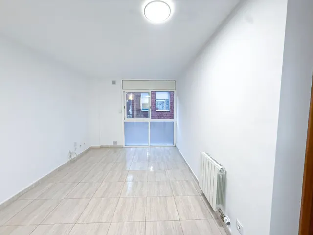 Piso de 2 dormitorios con ascensor en Figueres — 12